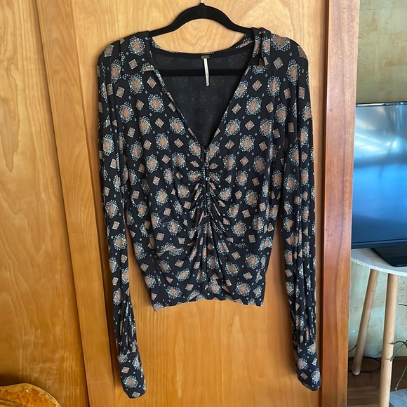 70s inspired button down collared top - Picture 1 of 3